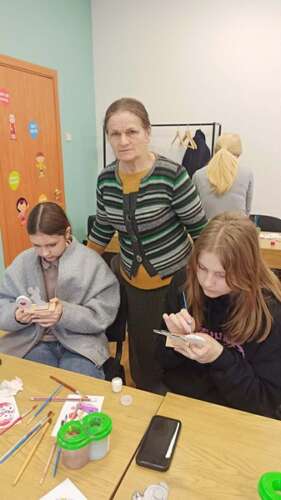 Днями працівники Центру культури провели майстер-клас із розпису пасхальної символіки