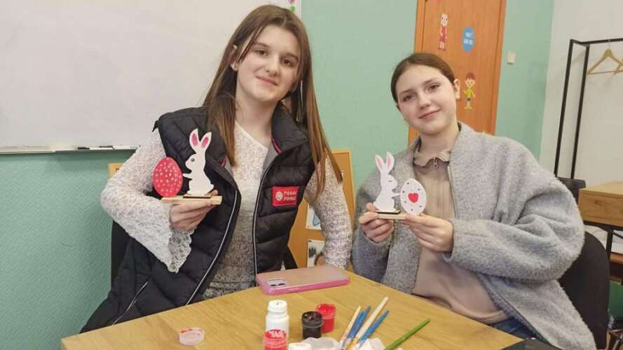 Днями працівники Центру культури провели майстер-клас із розпису пасхальної символіки