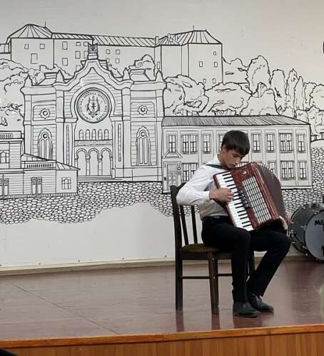 Переможці ІІ туру конкурсу індивідуальних виконавців здобувачів освіти старших класів  мистецьких шкіл Закарпатської області. Номінація «Народні інструменти» (баян, акордеон)