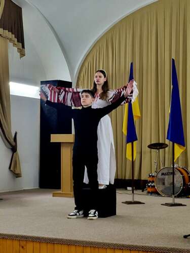 ЄДНАЙМОСЯ В МОВІ