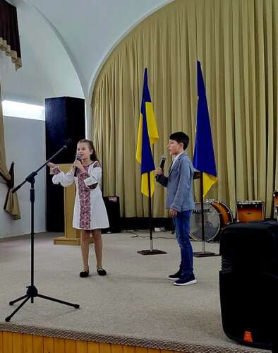 ЄДНАЙМОСЯ В МОВІ