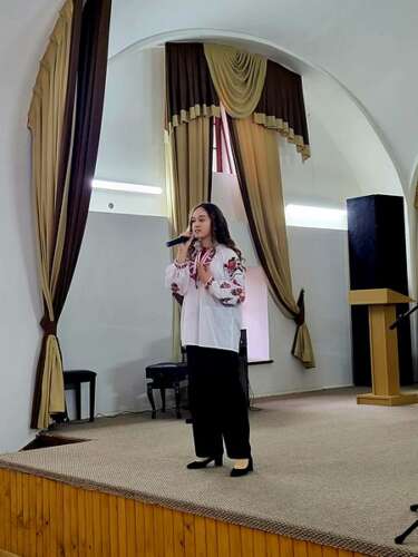 ЄДНАЙМОСЯ В МОВІ