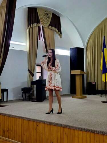 ЄДНАЙМОСЯ В МОВІ