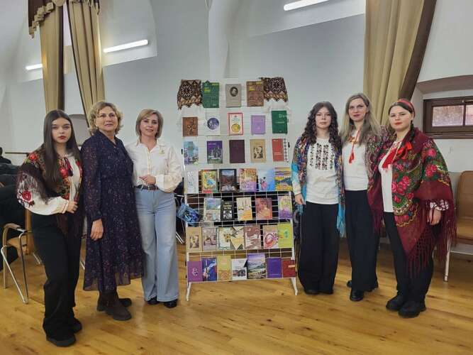 ЄДНАЙМОСЯ В МОВІ