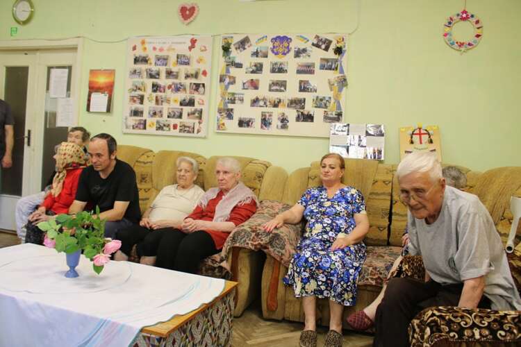 ПРАЦІВНИКИ ЦЕНТРУ КУЛЬТУРИ ЗНІМАЛИ БАР'ЄРИ ДОСТУПУ ДО НАРОДНОЇ ПІСНІ Й ПОЕЗІЇ В ТИЖДЕНЬ БЕЗБАР'ЄРНОСТІ