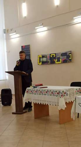 В Ужгороді відбувся просвітницький семінар «Боротьба за державність. Як пам’ятати?»