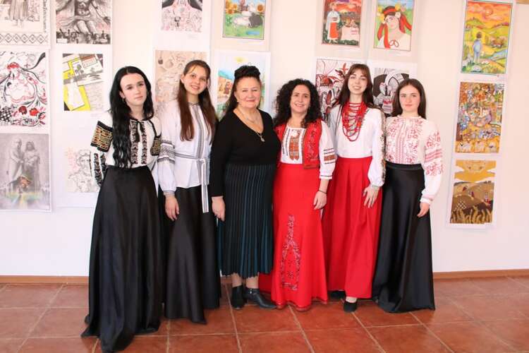 ВИСТАВКУ УЧАСНИКІВ КОНКУРСУ "ОБ'ЄДНАЙМОСЯ Ж, БРАТИ МОЇ!" ВІДКРИТО!