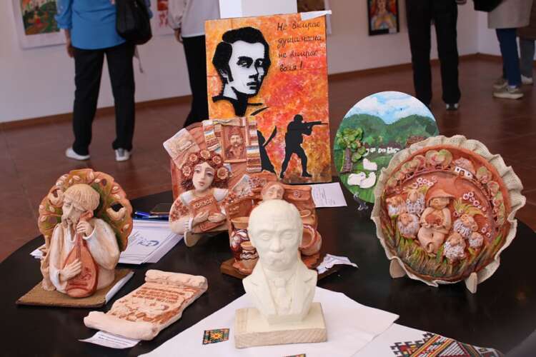 ВИСТАВКУ УЧАСНИКІВ КОНКУРСУ "ОБ'ЄДНАЙМОСЯ Ж, БРАТИ МОЇ!" ВІДКРИТО!