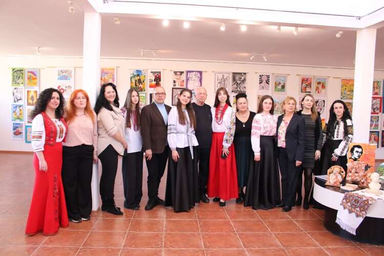 ВИСТАВКУ УЧАСНИКІВ КОНКУРСУ "ОБ'ЄДНАЙМОСЯ Ж, БРАТИ МОЇ!" ВІДКРИТО!