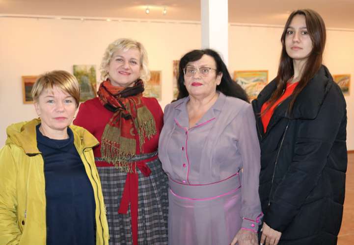 В ужгородському скансені Ілона Сідак презентувала виставку «…для Тебе»