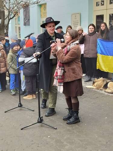 «ЖИВИМ ЛАНЦЮГОМ» З'ЄДНАЛИ БЕРЕГИ УЖА