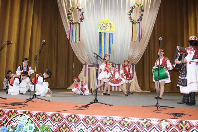 23 жовтня 2022 року в Тячеві відбувся обласний конкурс коломийки «Співаночки мої милі»