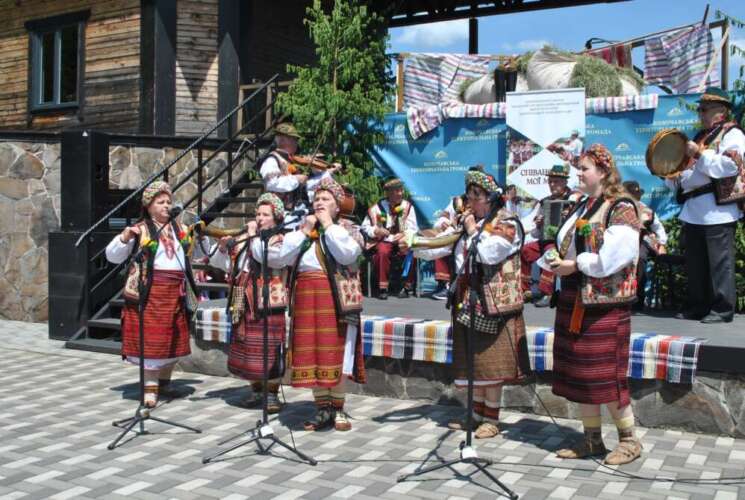 ЗАКАРПАТСЬКА КОЛОМИЙКА ЖИВЕ І НАС РАДУЄ