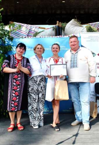 ЗАКАРПАТСЬКА КОЛОМИЙКА ЖИВЕ І НАС РАДУЄ