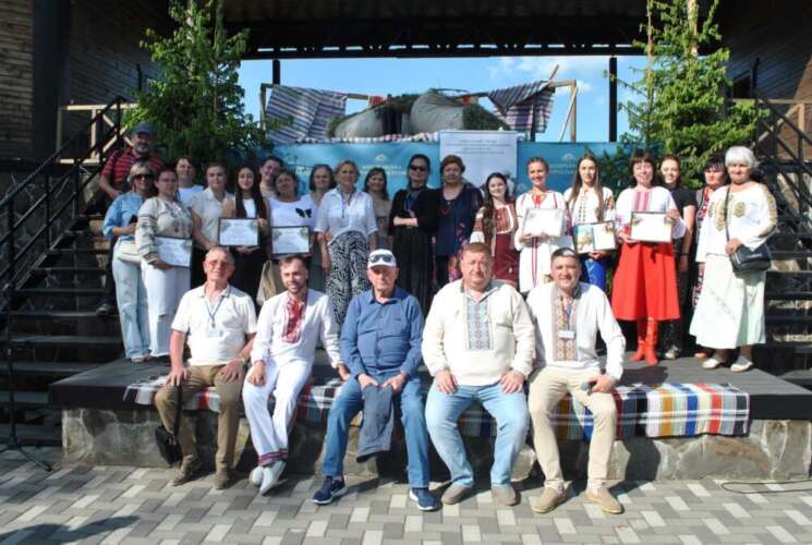ЗАКАРПАТСЬКА КОЛОМИЙКА ЖИВЕ І НАС РАДУЄ