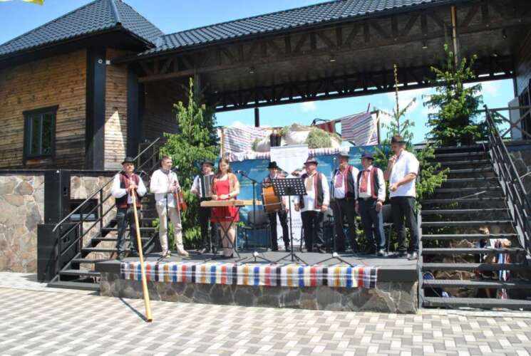 ЗАКАРПАТСЬКА КОЛОМИЙКА ЖИВЕ І НАС РАДУЄ