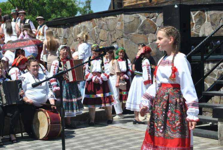 ЗАКАРПАТСЬКА КОЛОМИЙКА ЖИВЕ І НАС РАДУЄ