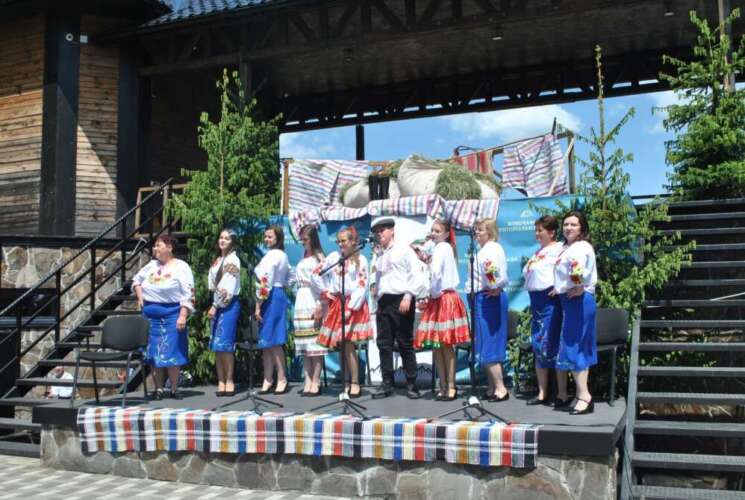 ЗАКАРПАТСЬКА КОЛОМИЙКА ЖИВЕ І НАС РАДУЄ