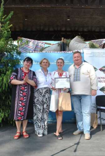 ЗАКАРПАТСЬКА КОЛОМИЙКА ЖИВЕ І НАС РАДУЄ