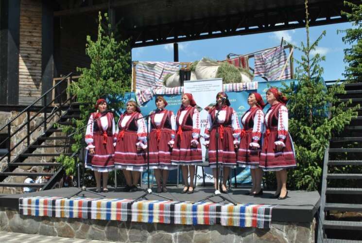 ЗАКАРПАТСЬКА КОЛОМИЙКА ЖИВЕ І НАС РАДУЄ