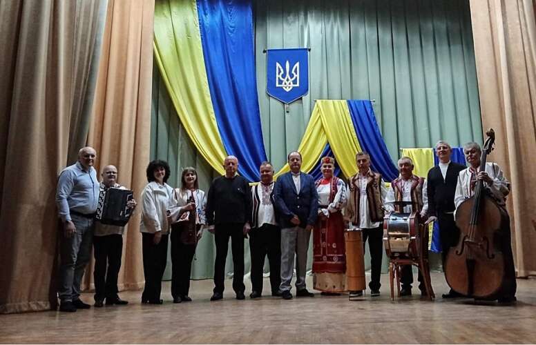 АМАТОРСЬКІ КОЛЕКТИВИ СВАЛЯВИ ПРОЙШЛИ ВИМОГЛИВІ ІСПИТИ НА ТВОРЧУ ЗРІЛІСТЬ
