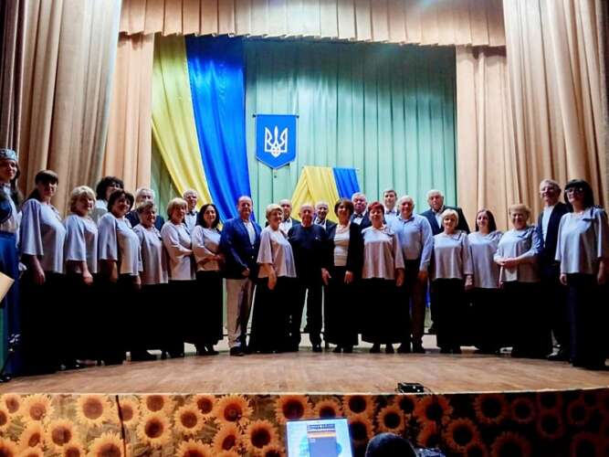 АМАТОРСЬКІ КОЛЕКТИВИ СВАЛЯВИ ПРОЙШЛИ ВИМОГЛИВІ ІСПИТИ НА ТВОРЧУ ЗРІЛІСТЬ