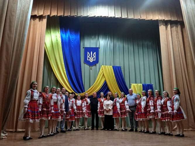 АМАТОРСЬКІ КОЛЕКТИВИ СВАЛЯВИ ПРОЙШЛИ ВИМОГЛИВІ ІСПИТИ НА ТВОРЧУ ЗРІЛІСТЬ