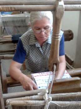 Традиційне Великодобронське човниково-перебірне ткацтво