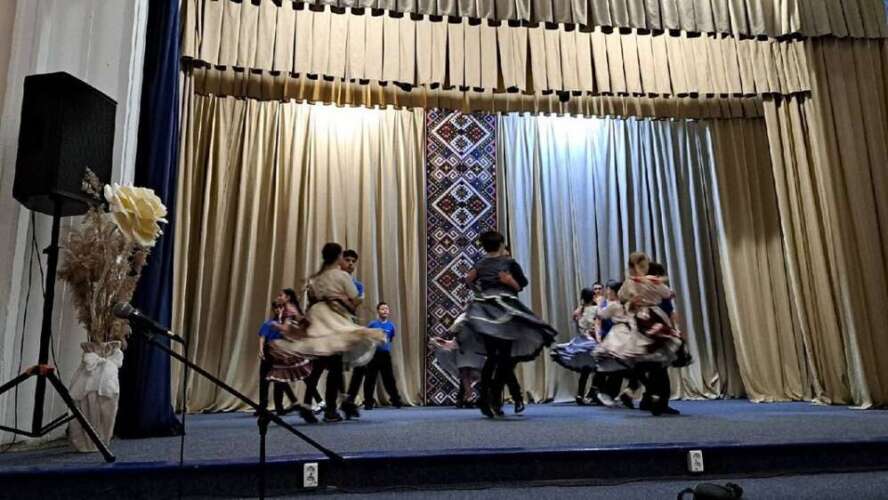 НОВІ ЗНАННЯ ПРО УГОРСЬКІ НАРОДНІ ТАНЦІ – НА ТВОРЧІЙ ЛАБОРАТОРІЇ В ЧОПІ