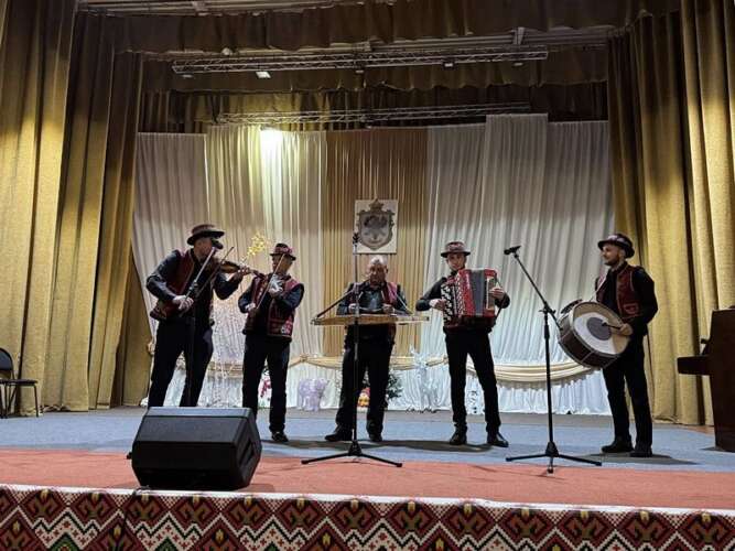 Творчі колективи Тячівської територіальної громади успішно захистили звання «народний аматорський колектив»