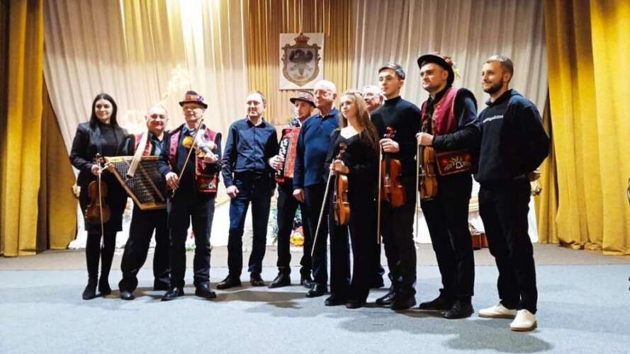 Творчі колективи Тячівської територіальної громади успішно захистили звання «народний аматорський колектив»