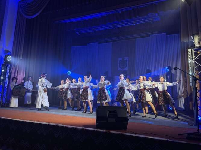 У ТЯЧЕВІ ВЕЛИКИМ КОНЦЕРТОМ ЗВІТУВАЛА СТУДІЯ ТАНЦЮ «VIVA_DANCEFIT»