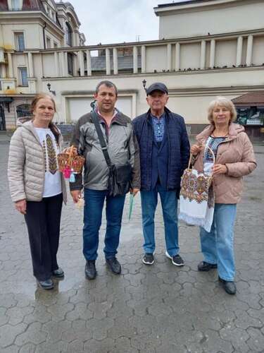 Нехай кожна ниточка вишиванки приносить щастя!