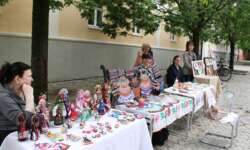 НА ВУЛИЦІ ВОЛОШИНА В УЖГОРОДІ – БЛАГОДІЙНИЙ МІНІ-ЯРМАРОК
