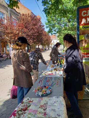 Благодійний міні-ярмарок в Ужгороді влаштував Центр культури