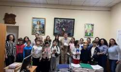 У Центрі культури відбулася зустріч учнів театрального відділу Ужгородської школи мистецтв з  письменником та науковцем Романом Офіцинським